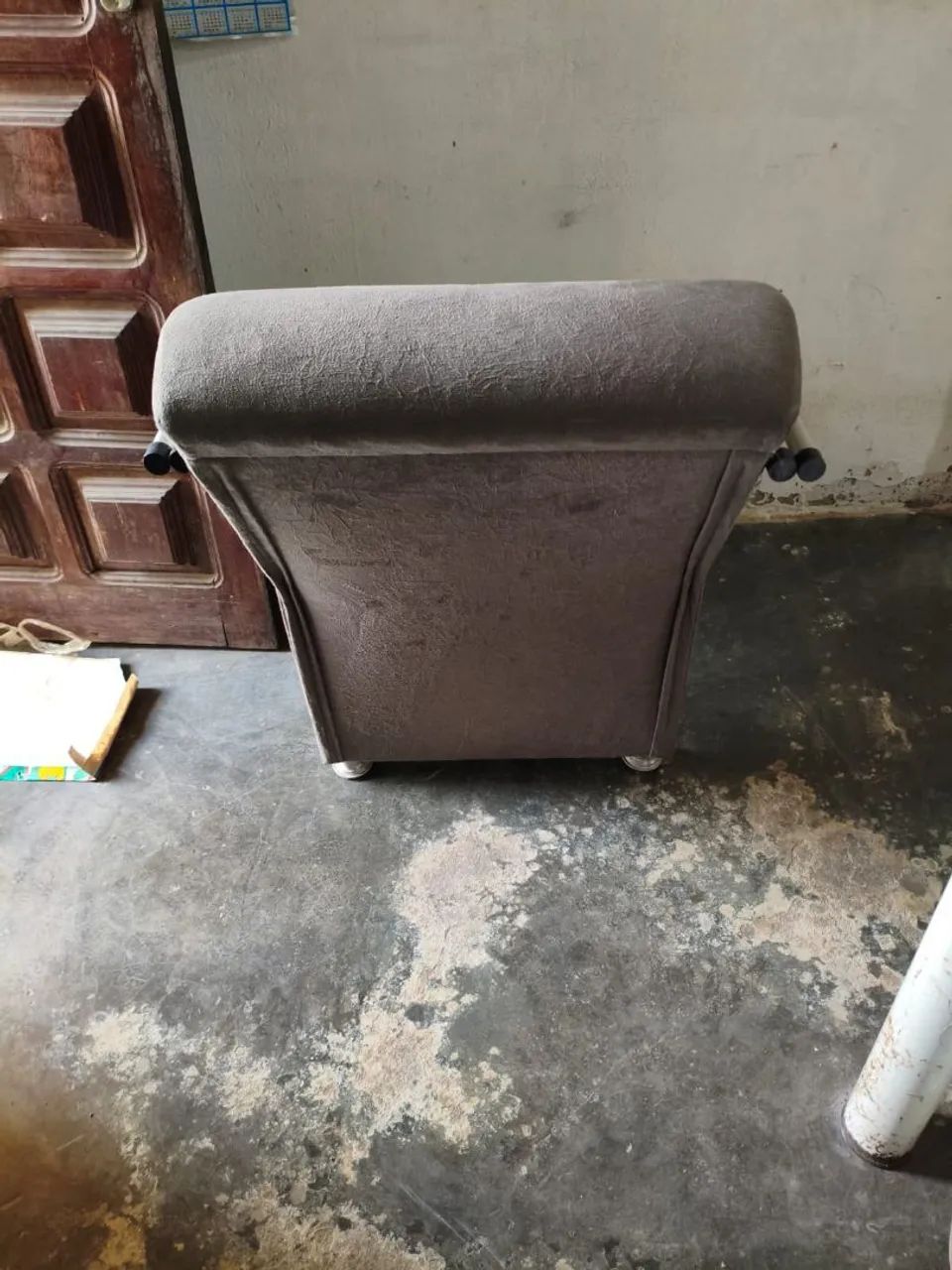 Modern and Comfortable Armchair64169234253185124