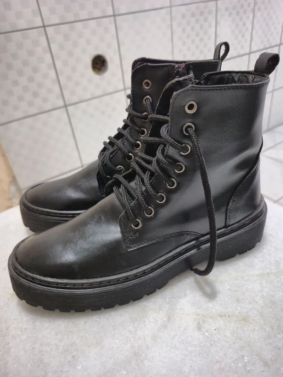 Bota Coturno Preta Dubuy - Usado em boas condições  - Foto 2