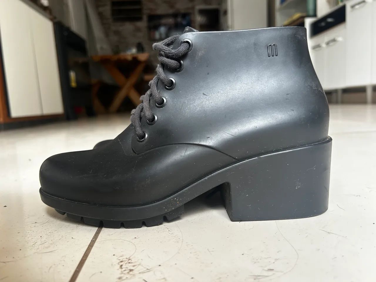 Bota cano curto Melissa