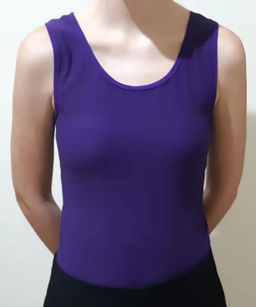 Body Roxo elegante com Renda nas costas 
