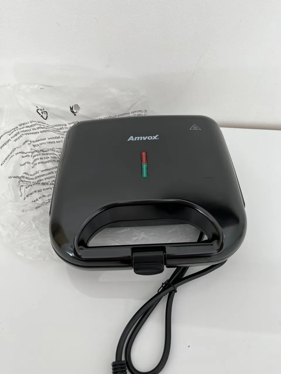 Sanduicheira Elétrica Amvox - Nova