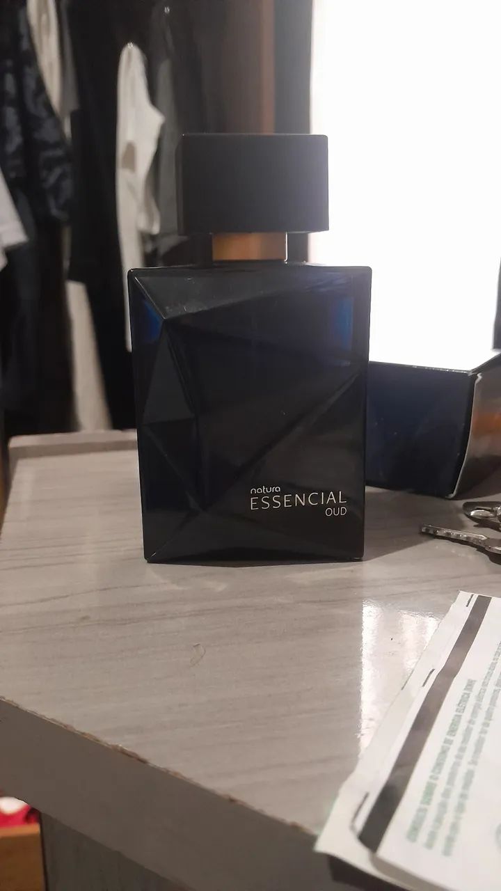 Perfume masculino Natura Essencial OUD