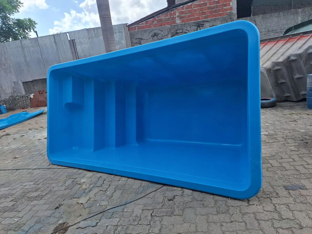 Piscina de fibra de 4 mts para seu lazer! R$ 9.490 a vista ou no cartão com juros da op - Foto 5