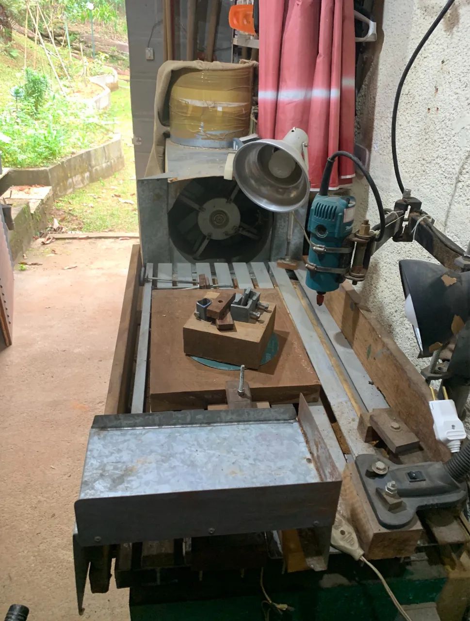 Router Manual de bancada com Tupia Makita