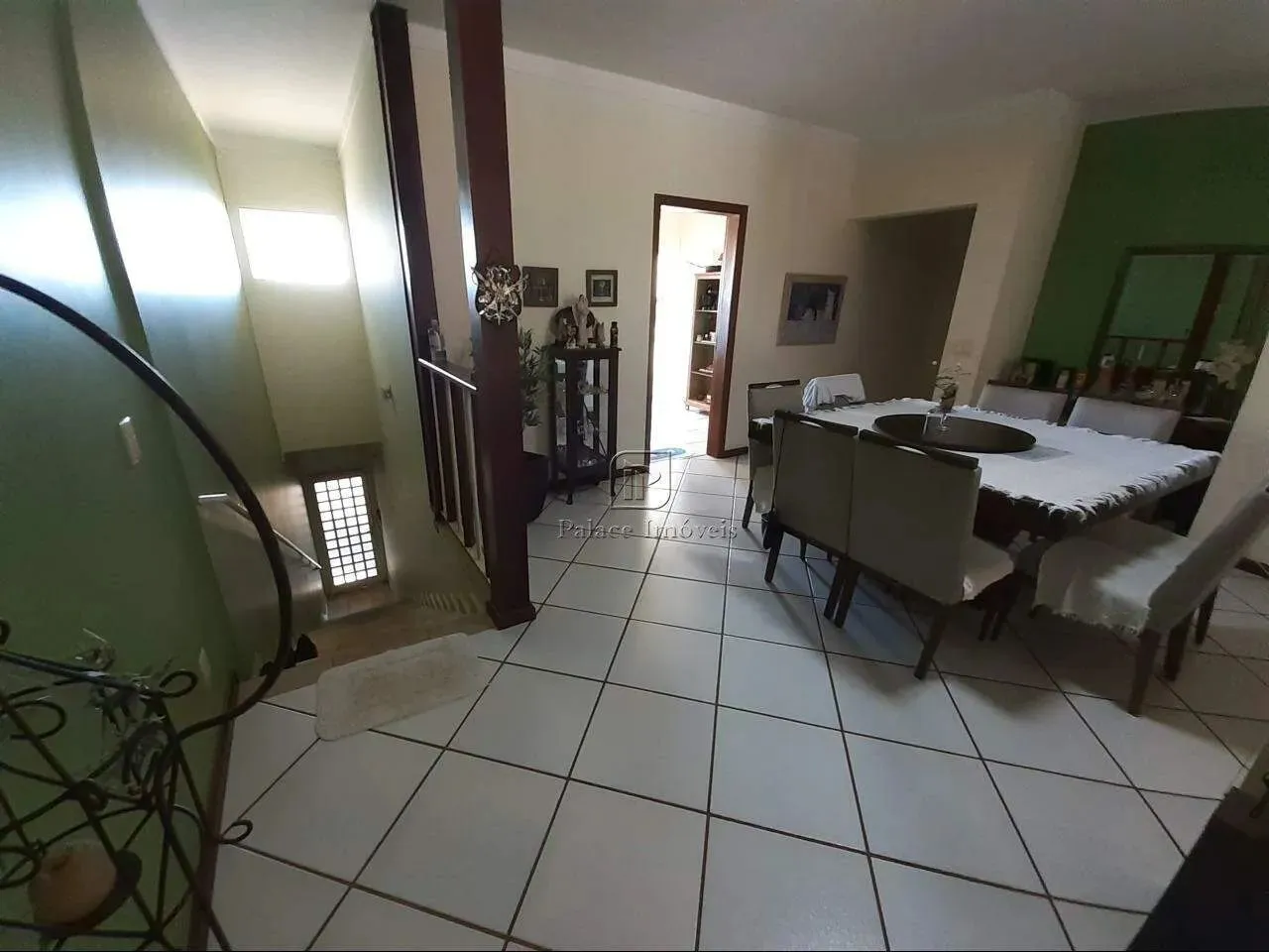 Sobrado para alugar em Parque Dos Lagos de 380.00m² com 3 Quartos, 1 Suite e 5 Garagens
