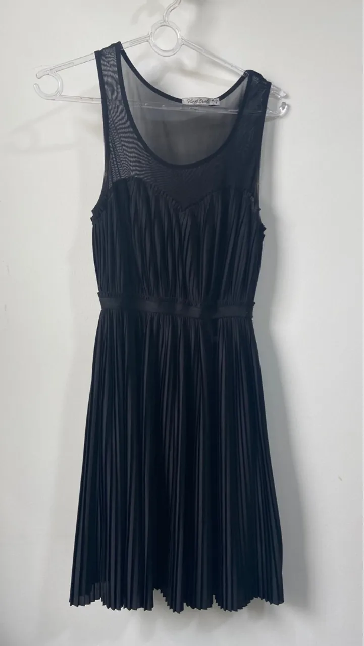 Vestido Preto Plissado