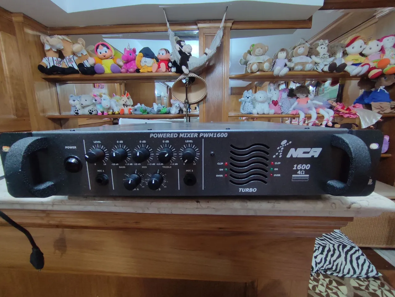 Mesa Amplificada NCA PWM 1600 - 1600W RMS - Perfeita para Igrejas e Eventos