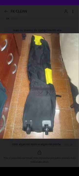 Bolsa de viagem preta com detalhes amarelos - Foto 2