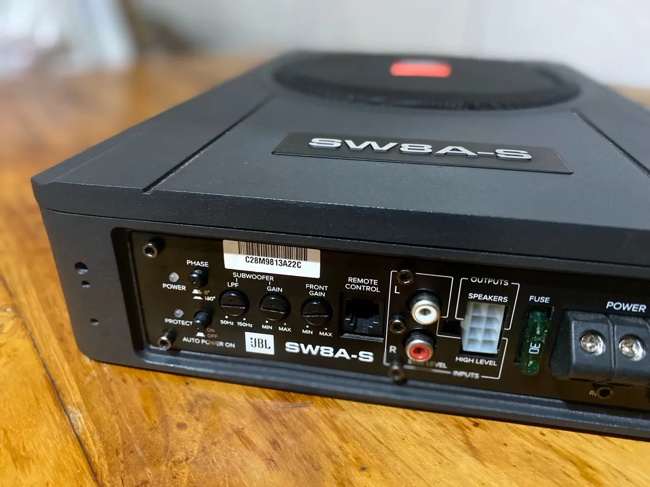 Subwoofer JBL slim