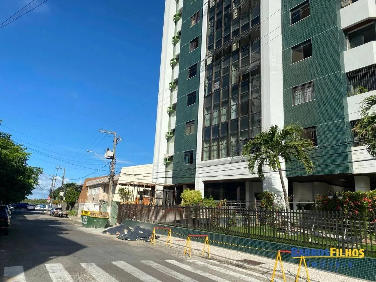 Apartamento com 3 dormitórios para alugar, 212 m² por R$ 5.800,01/mês - São José - Aracaju