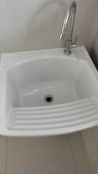 Tanque de louça DECA com coluna - sem uso - Foto 2