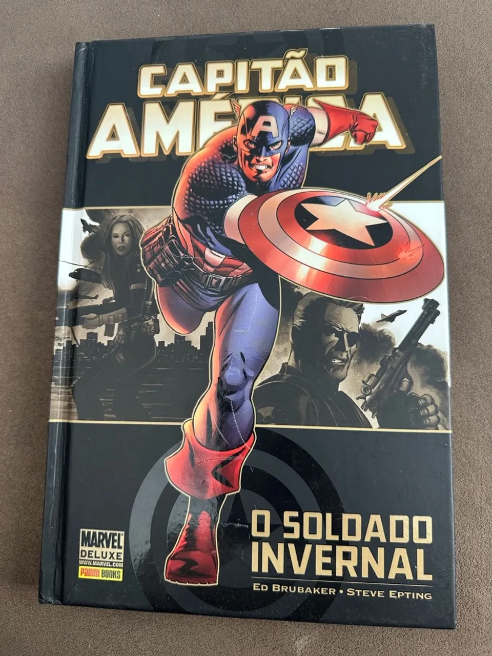 Capitão America Soldado Invernal - Marvel Deluxe