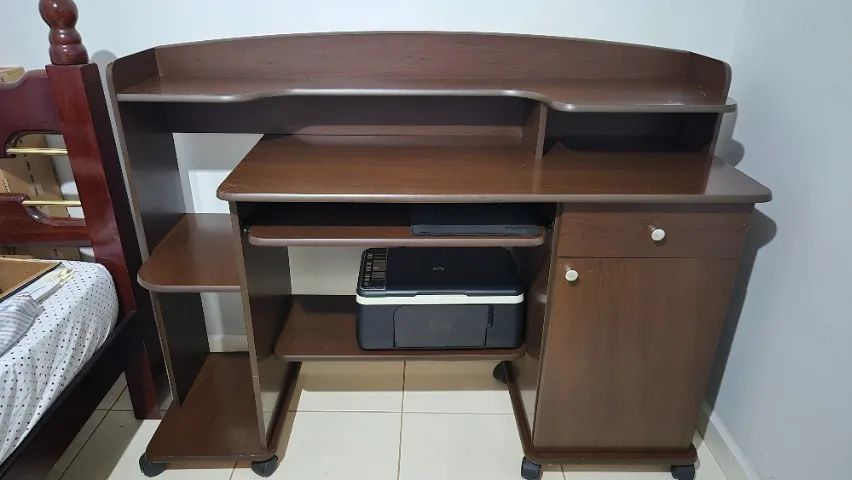 Escrivaninha para computador64739360979969120