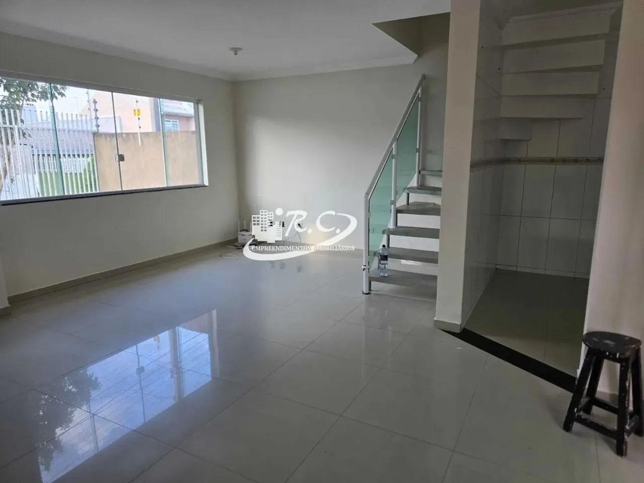 RC Imóveis aluga sobrado no Sitio Cercado - Foto 3