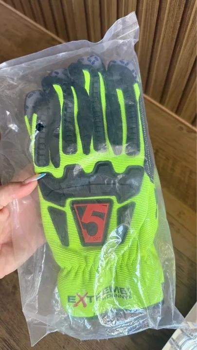 Luva contra prensamento, corte e resistência a temperatura 