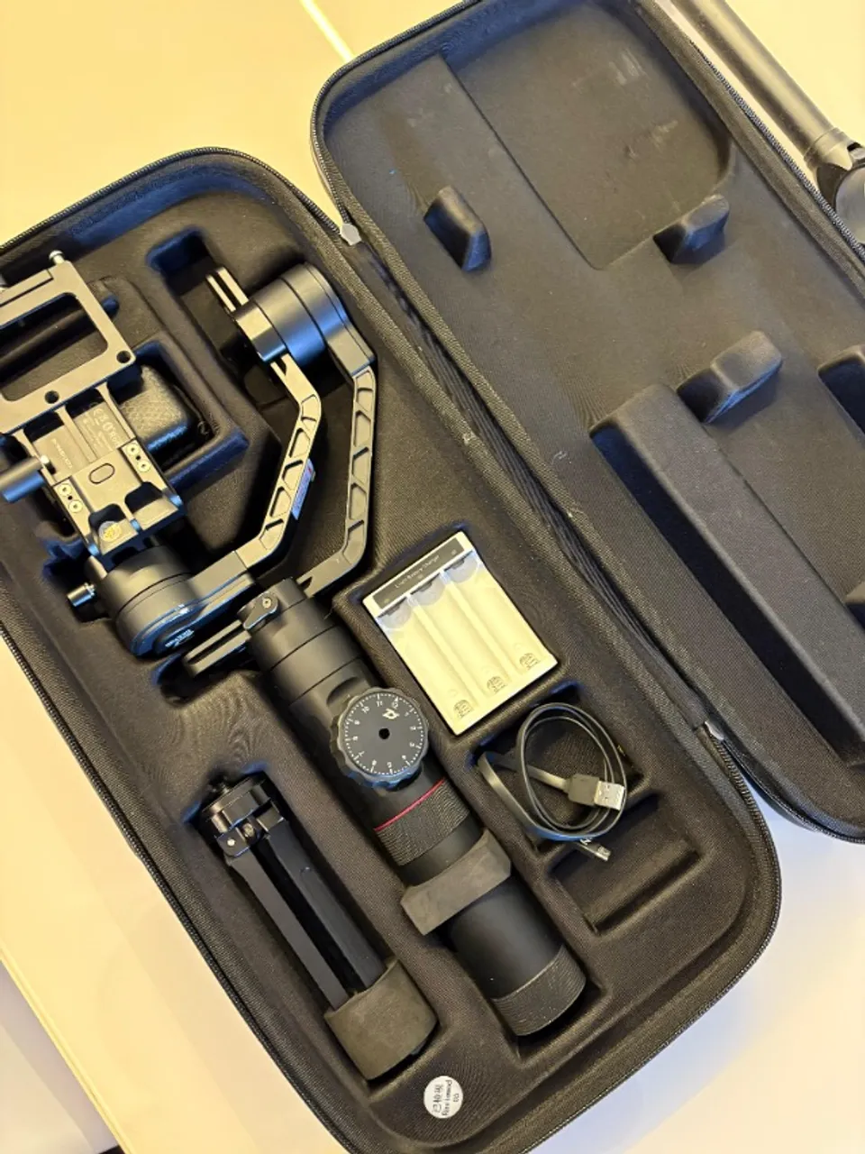 Estabilizador Zhiyun + suporte extensor (alça dupla)