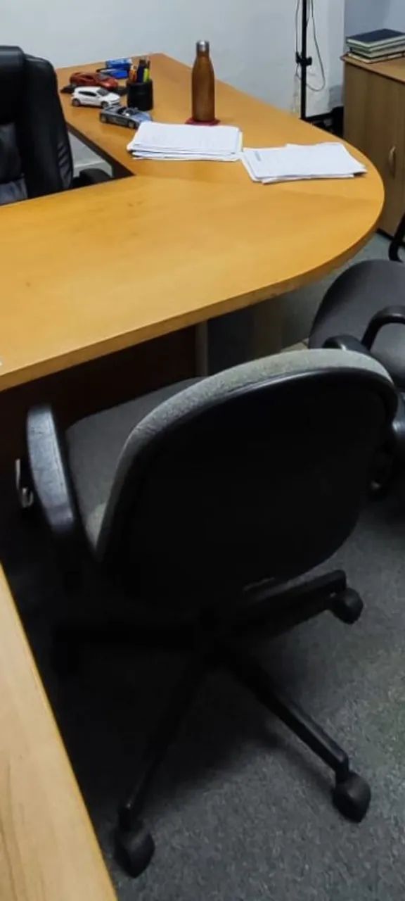 Cadeira Presidente Executiva Giroflex Luxo Robusta Tecido Cinza Ajuste de Altura  - Foto 4