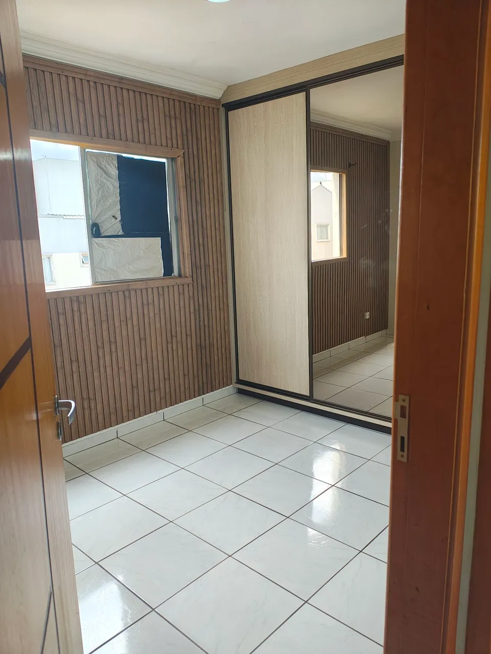 Aluga-se apartamento 2 quartos
