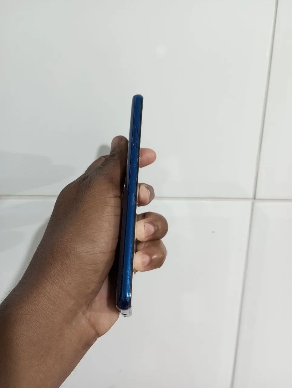 A VENDA MOTO ONE VISION 128 GIGAS TUDO OK ACOMPANHA UM CABO DO CARREGADOR 