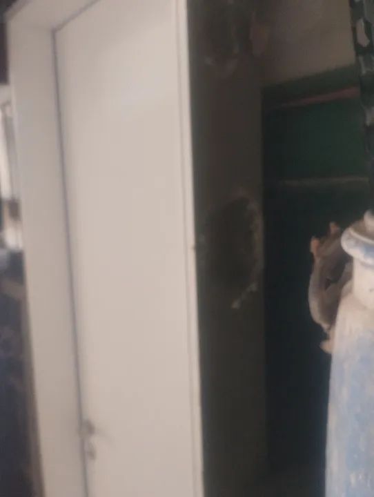 Porta branca de madeira, semi-nova - Foto 3