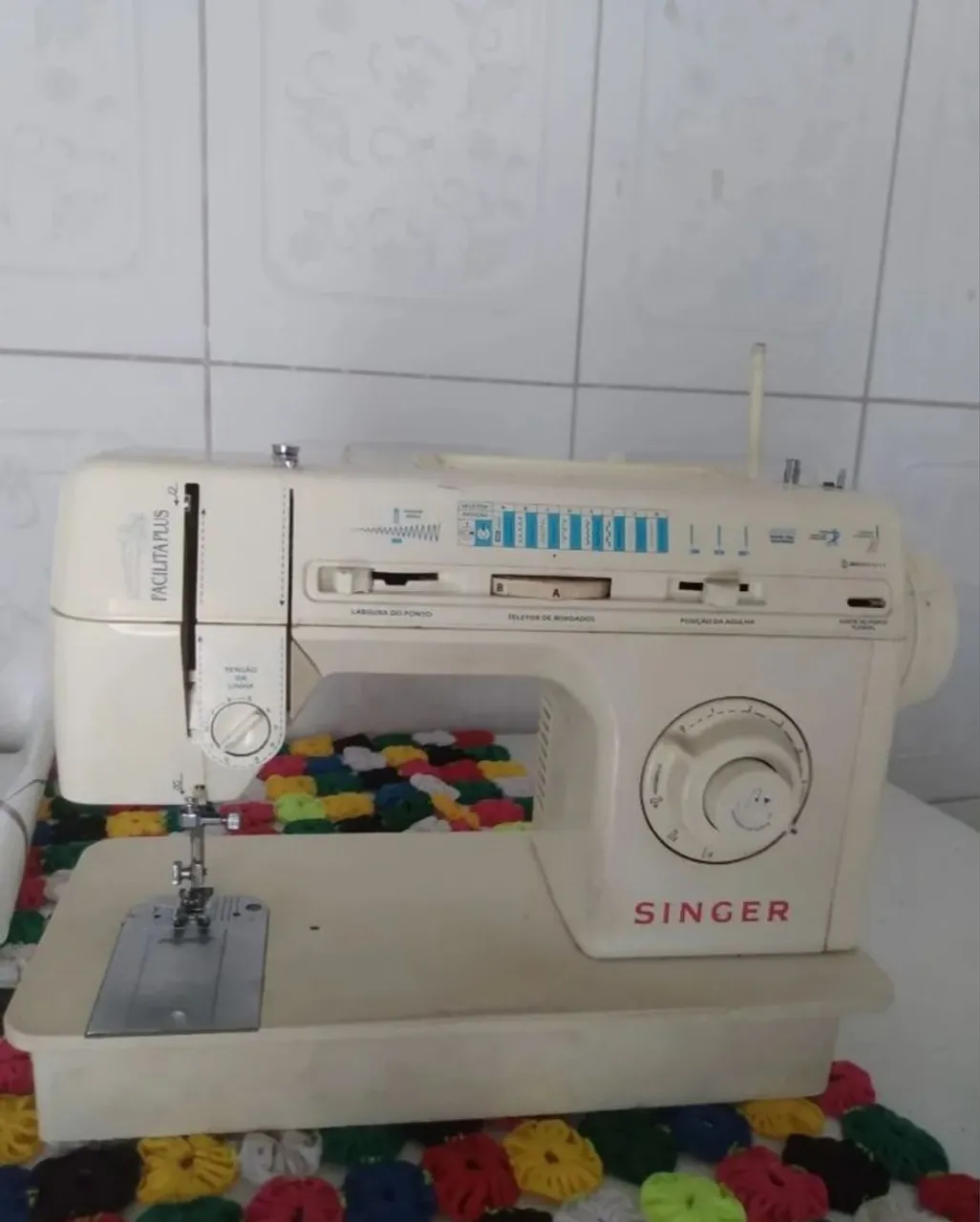 Máquina de Costura Singer Facilita Plus