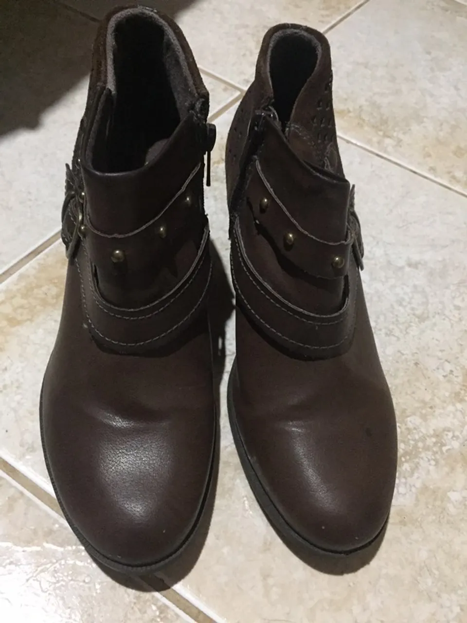 Bota feminina marrom de couro Dakota