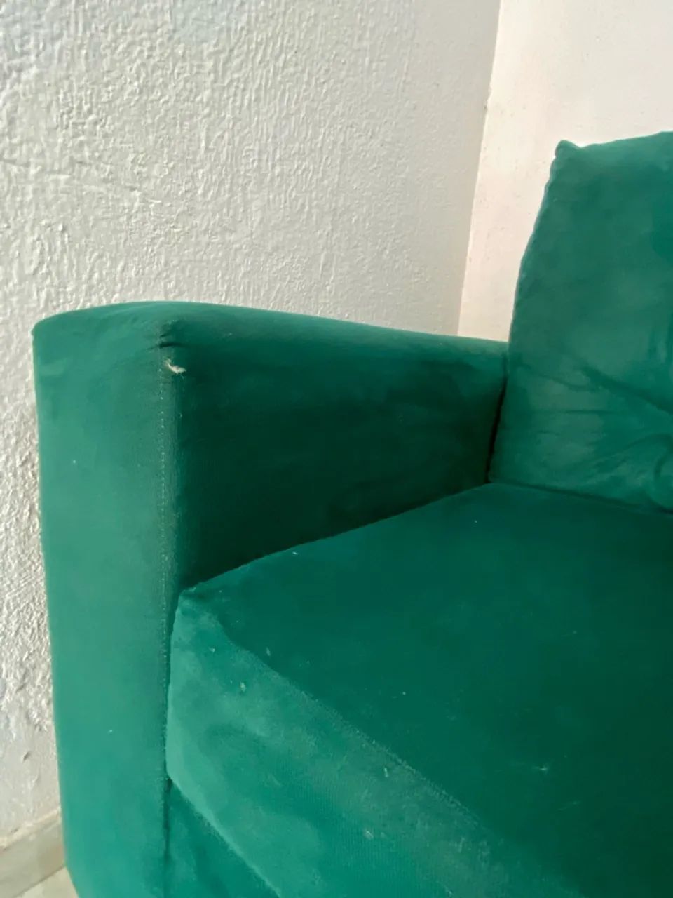Sofá Verde Elegante para Sala de Estar - Foto 5