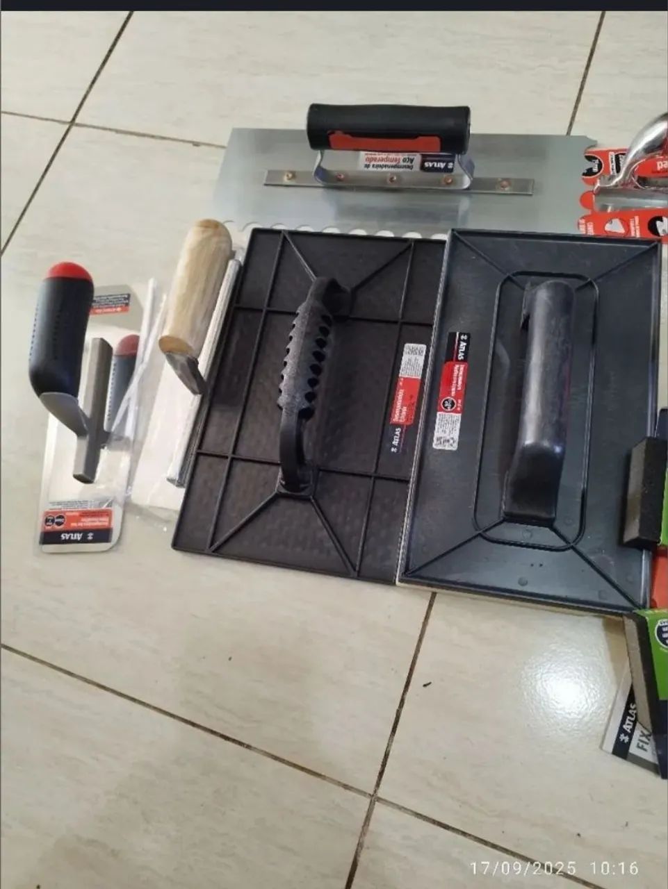 Lote de material de pintura, e disco de Makita,