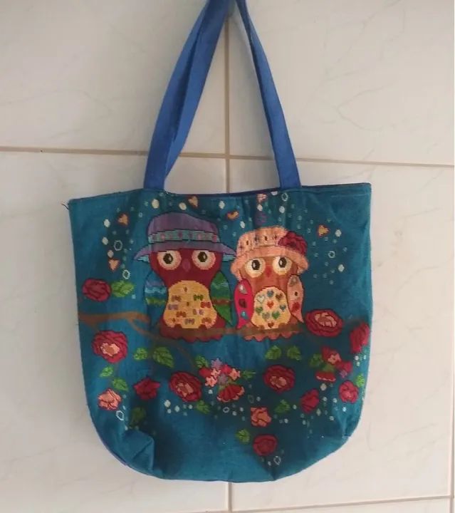 Bolsa grande com fecho