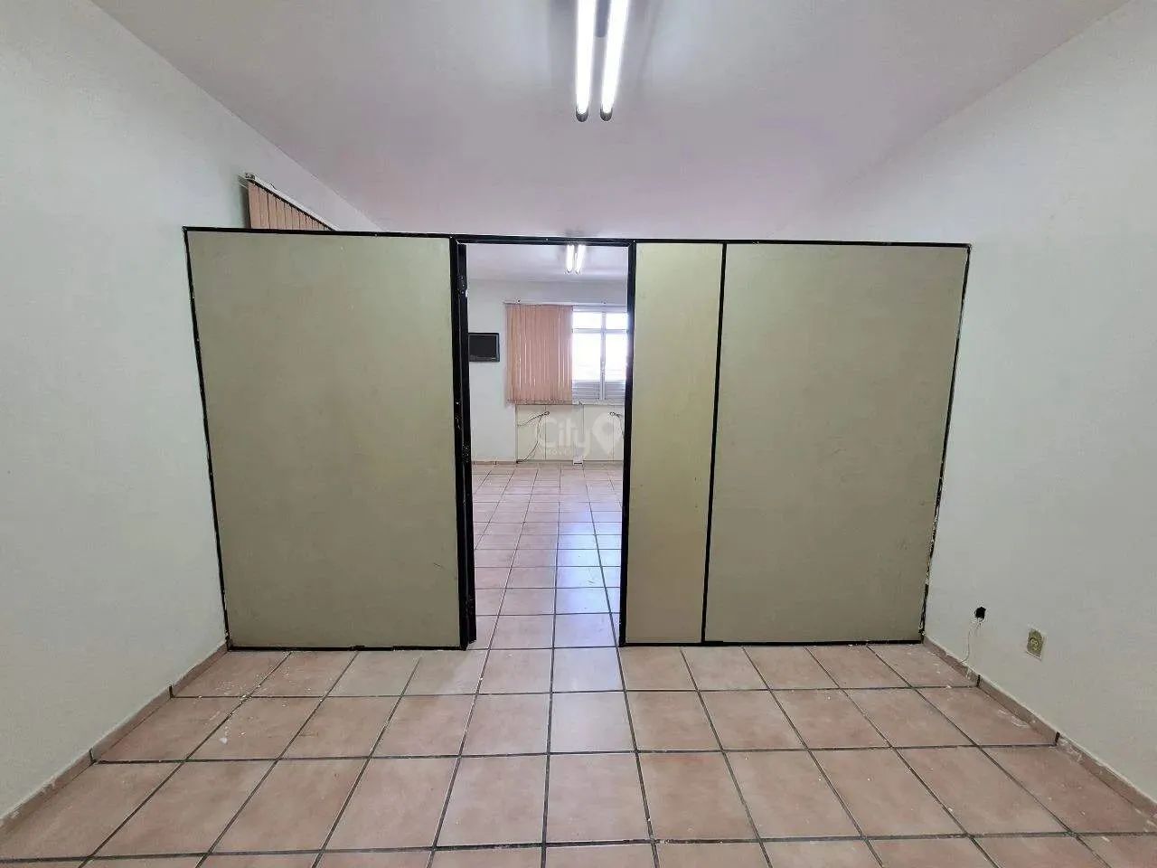 Alugue uma sala ampla no 1º andar, localizada na movimentada Av. Coelho Campos! - Foto 5