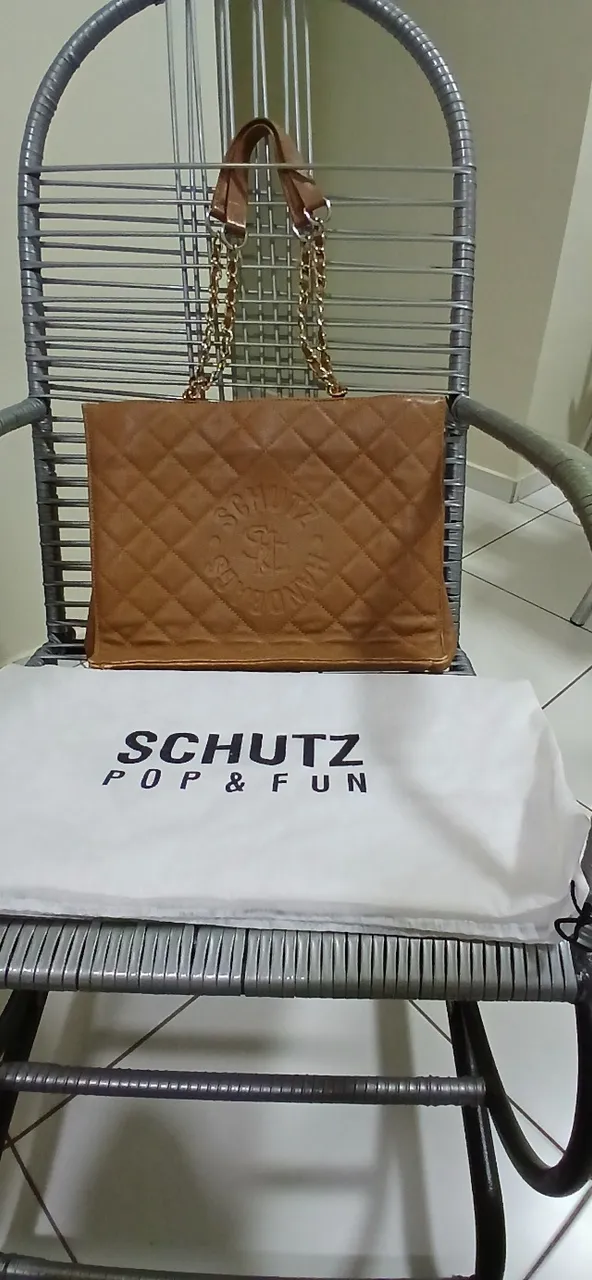 BOLSA DE GRIFE SCHUTZ HANDBAGS MÃO E OMBRO R$-150,00