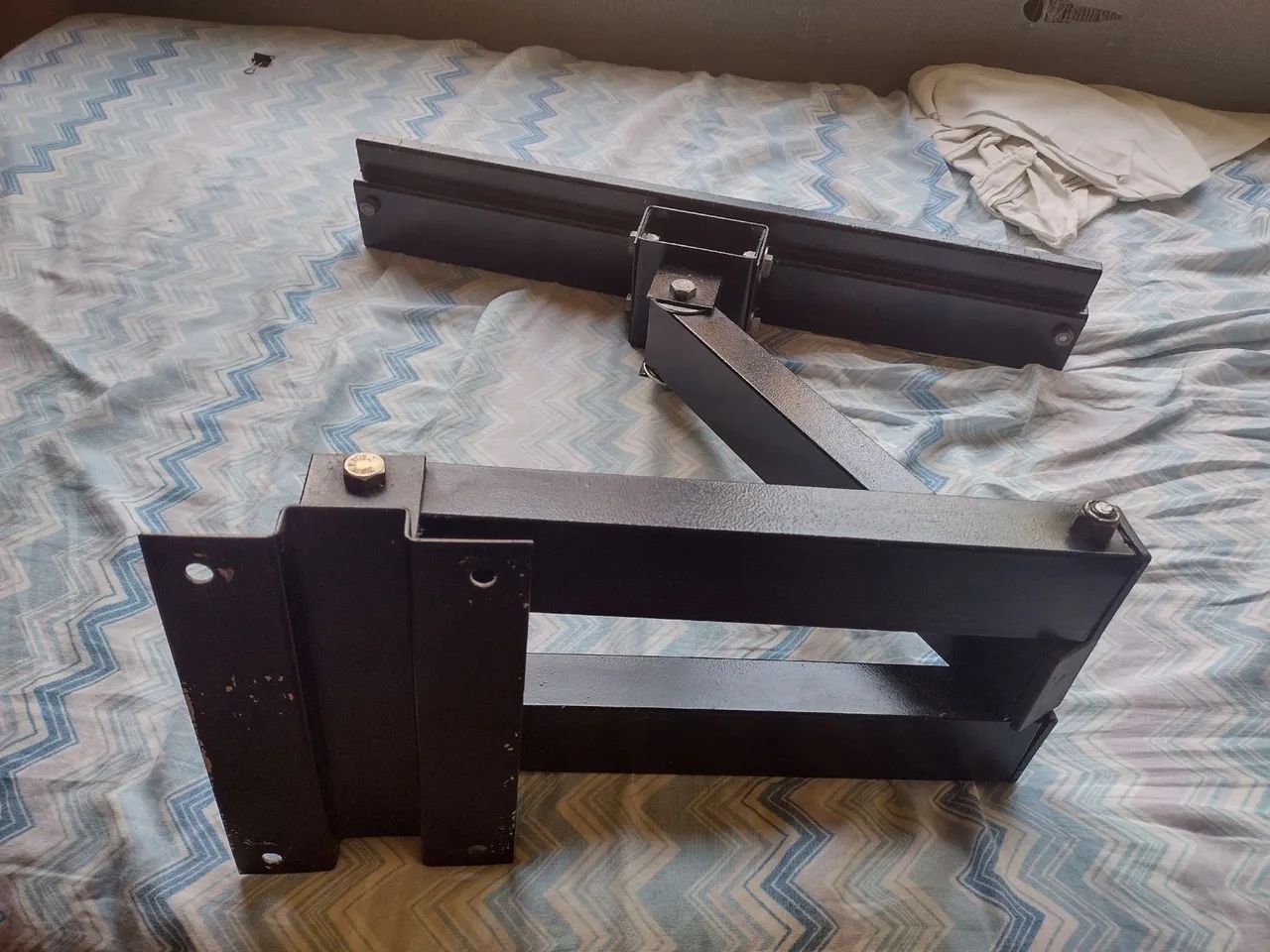 Suporte TV em ferro e articulável 