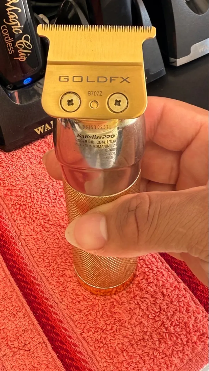Máquina de Corte Babyliss Pro Gold FX( muito boa)