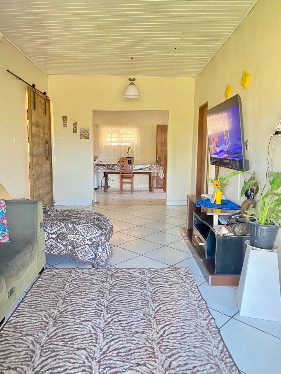 Vendo casa na praia 400mts mar  principal avenida  - Foto 3