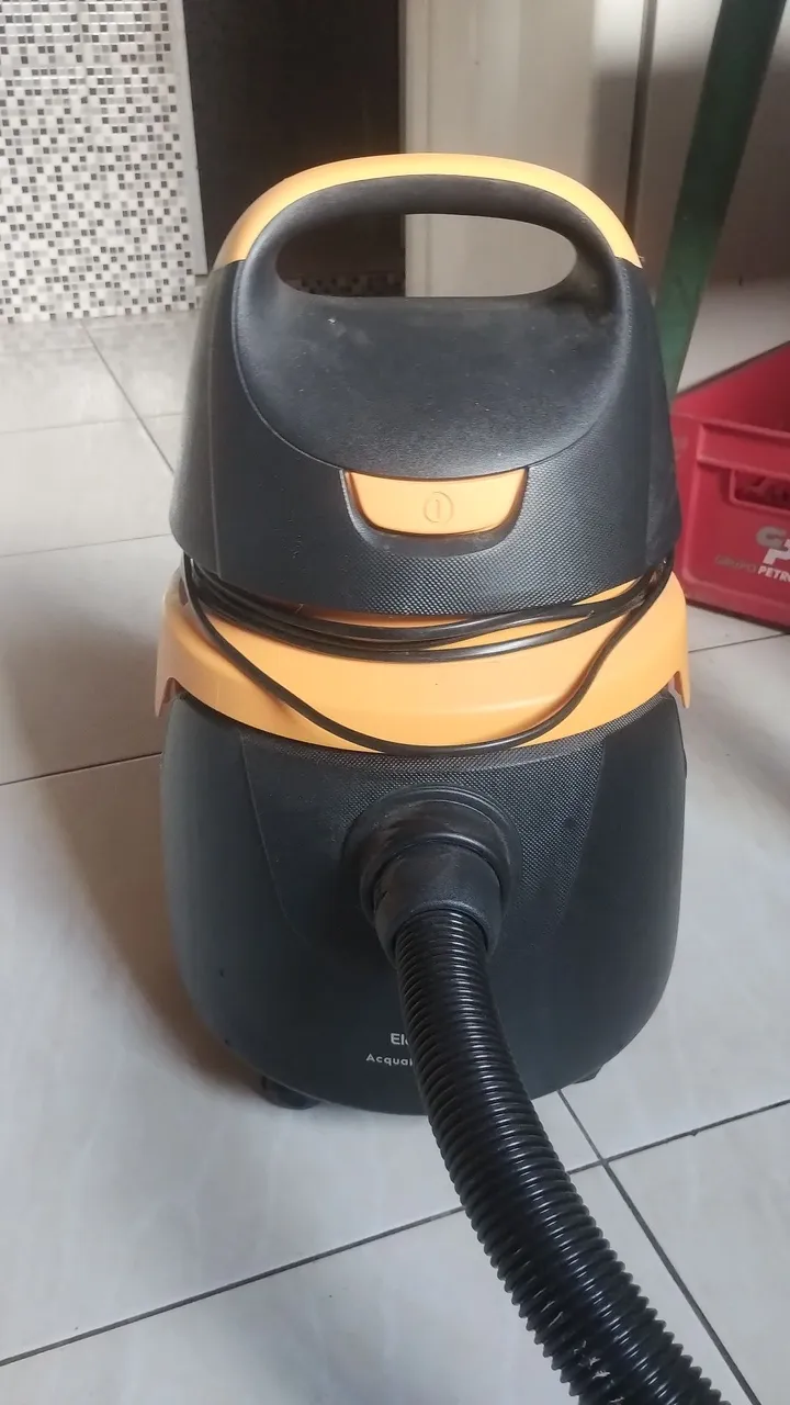 Aspirador de Pó Electrolux Acquapower 1400wts
