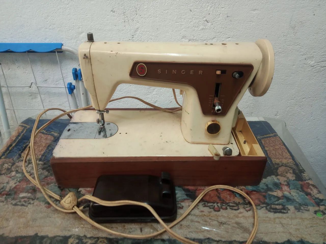 Máquina de Costura Singer - Modelo 660 Antiga