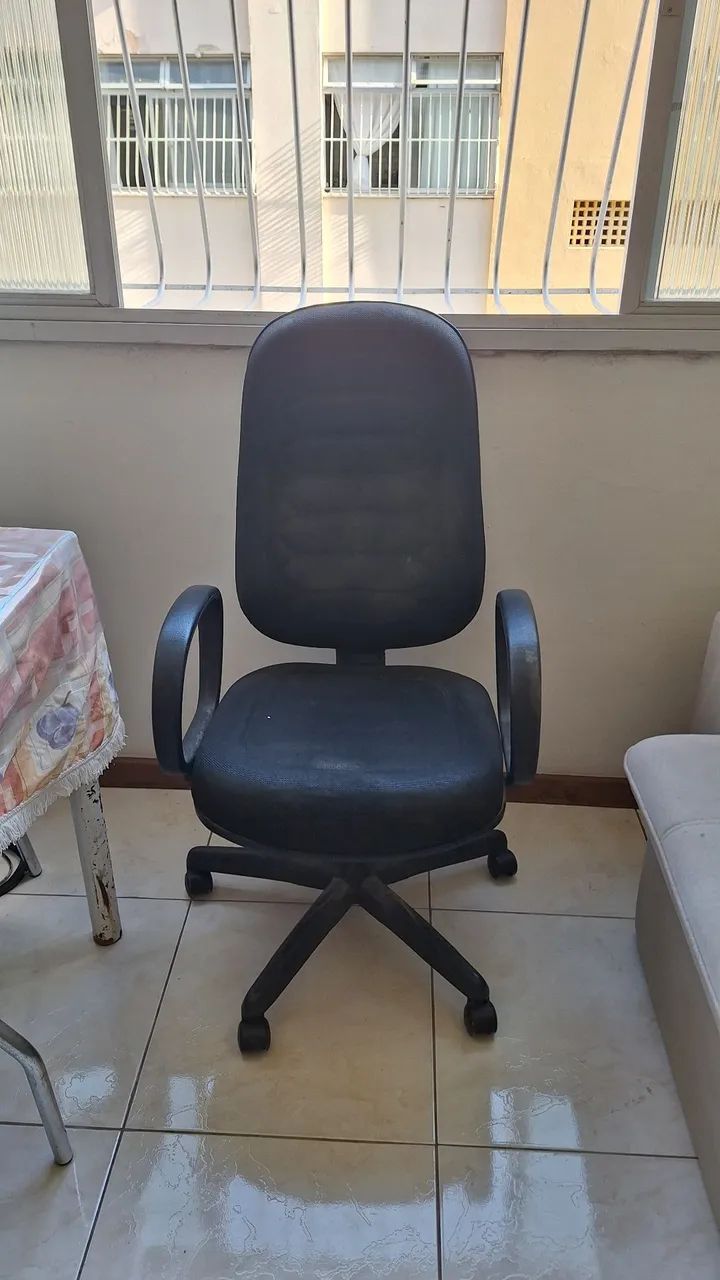 Cadeira de Escritório Giratória com Rodinhas