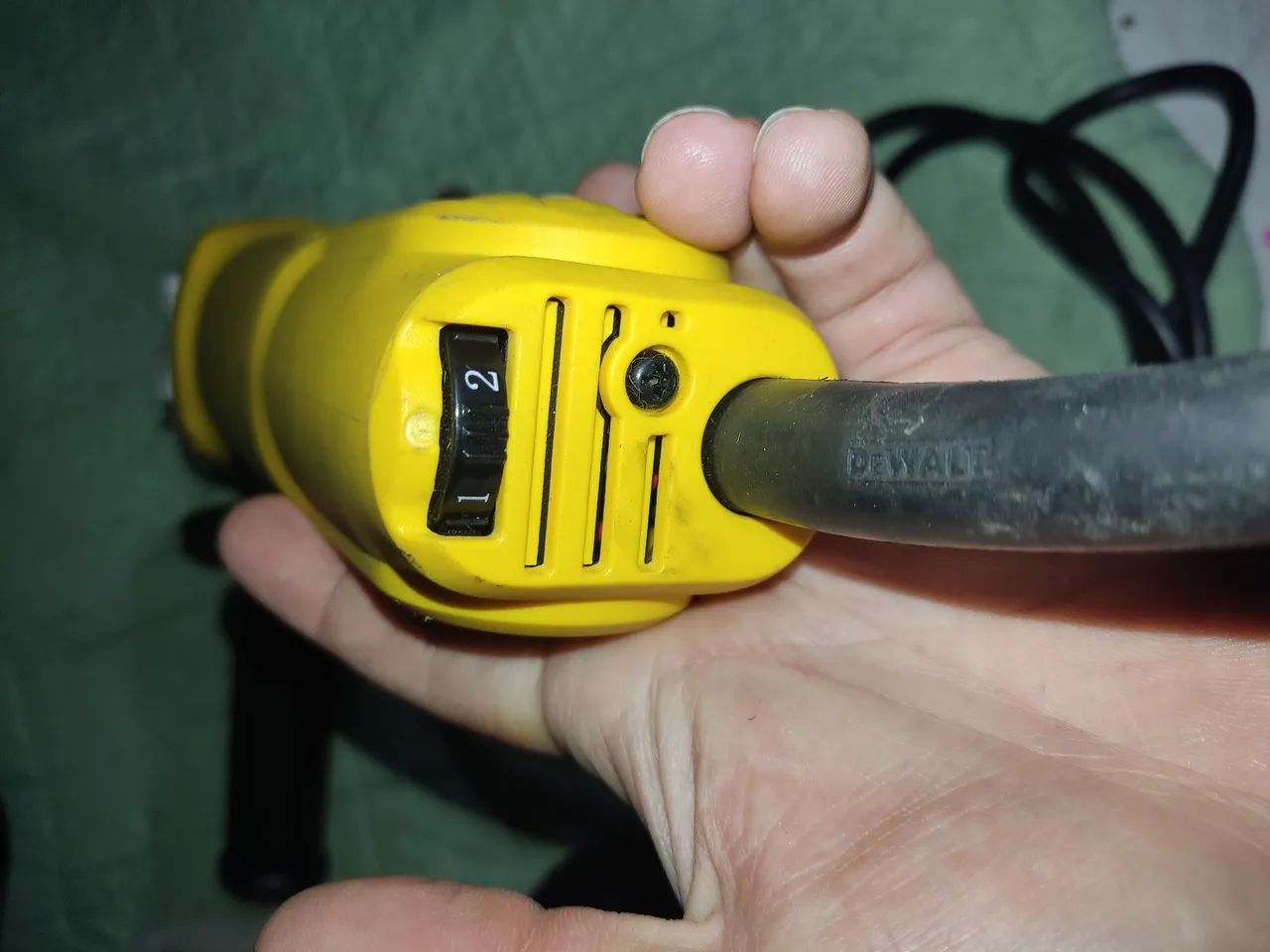 Esmerilhadeira Dewalt DWE4118 - Foto 5