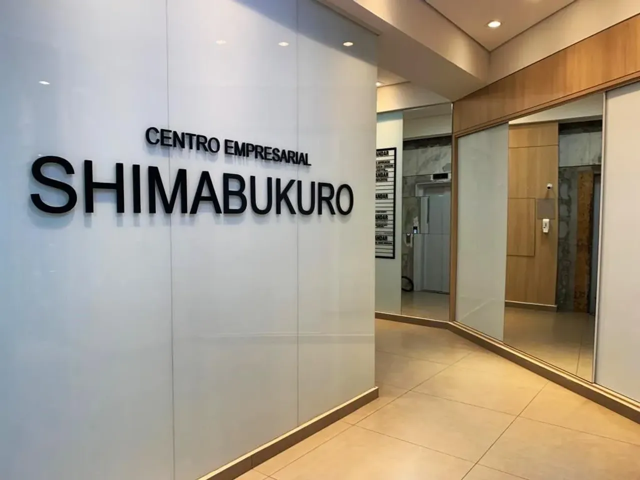 Sala à venda em Maringá, Zona 01, com 67.53 m², Centro Empresarial Shimabukuro