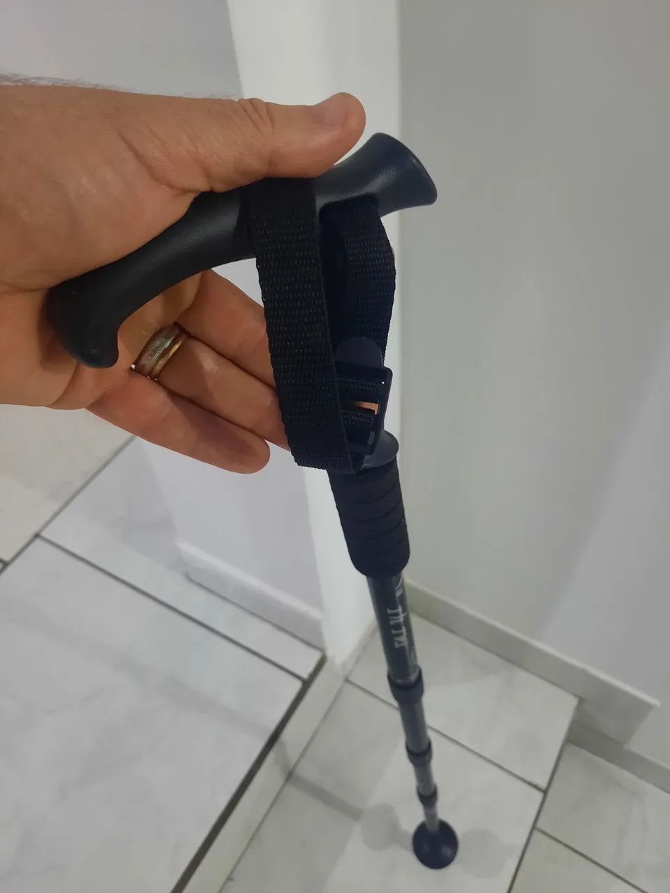 Bastão de Trilha Retratil para Caminhadas **leia a descrição**