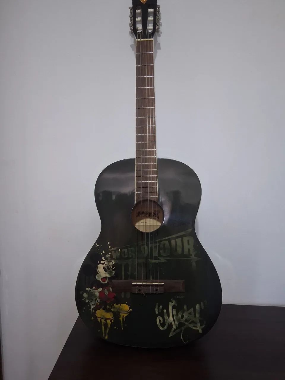 Violão temático 