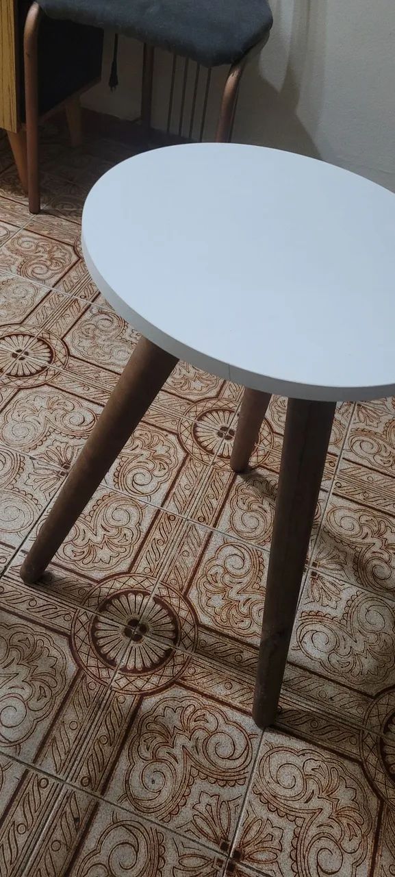 Mesa lateral redonda com design moderno - Foto 2