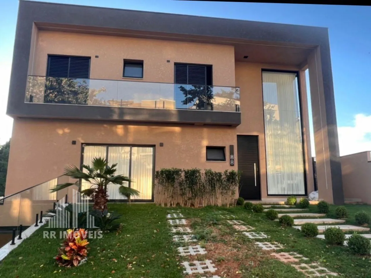 RR6832 Casa 290m² CONDOMÍNIO TARUMÃ - OPORTUNIDADE - 4 Dorms 3 Vagas - Santana de Parnaíba