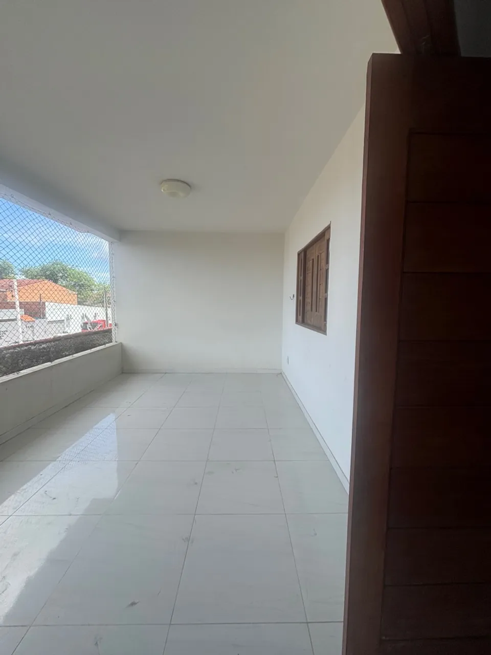 Alugo casa