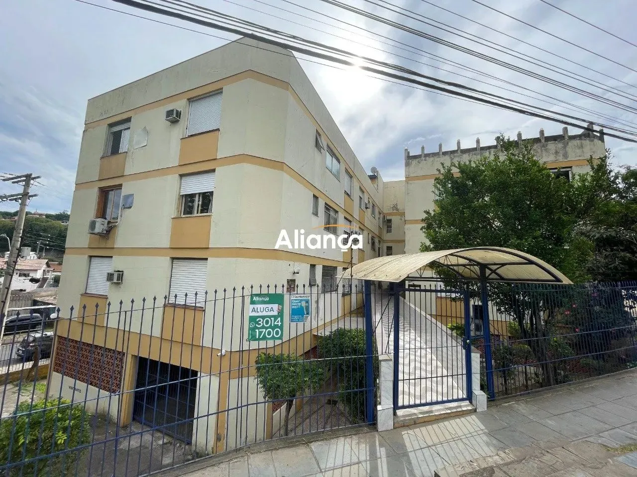 Apartamento para aluguel com 1 dormitório, SEMIMOBILIADO com vaga de carro no bairro Jardi