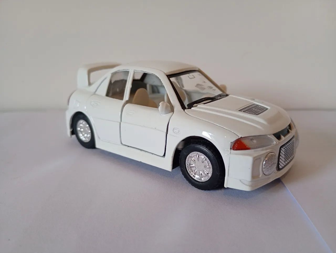 Kintoy - Miniatura Mitsubishi Lancer Evolution  - Foto 4