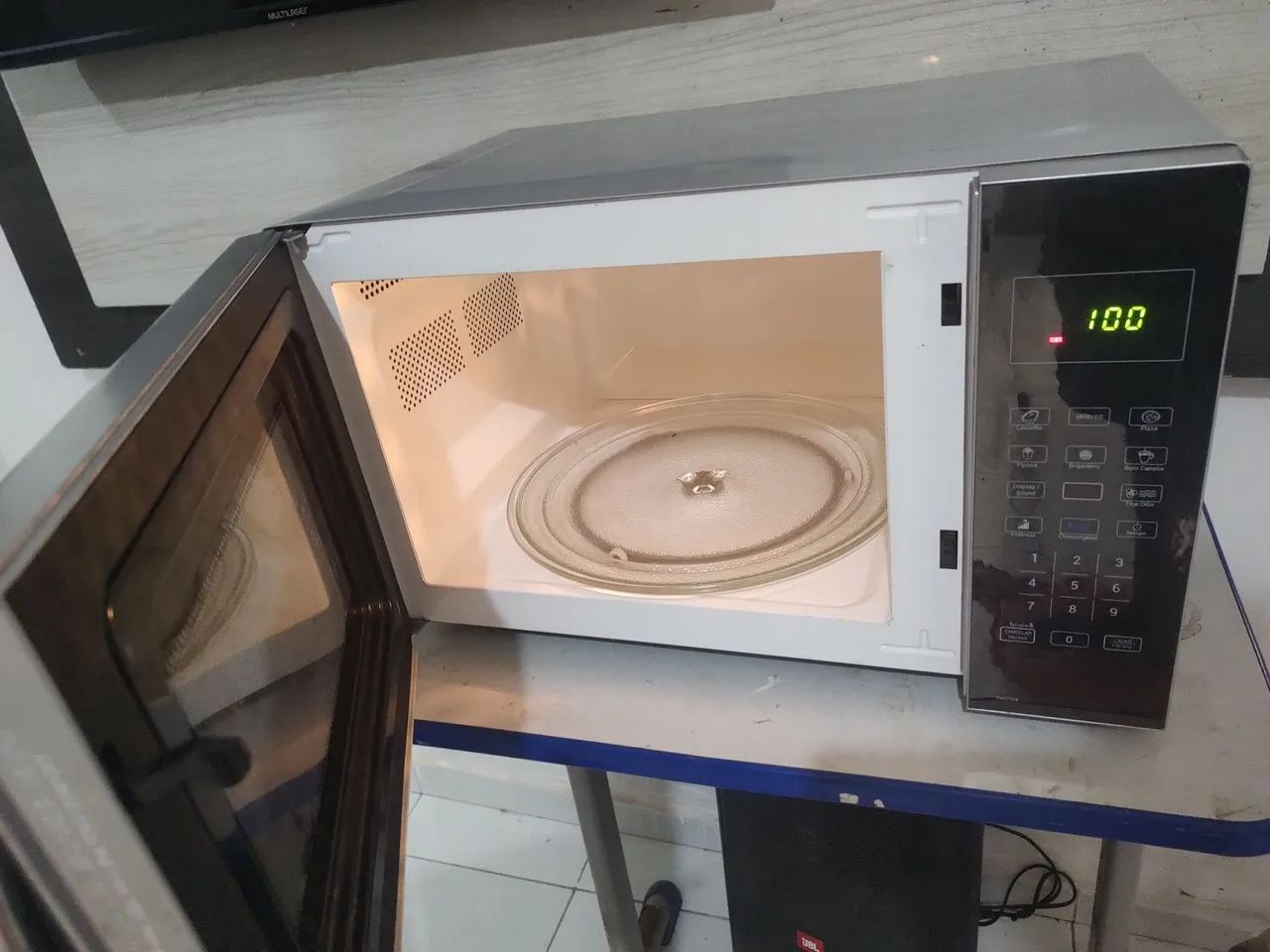 Microondas Philco inox 30 litros  - Foto 2