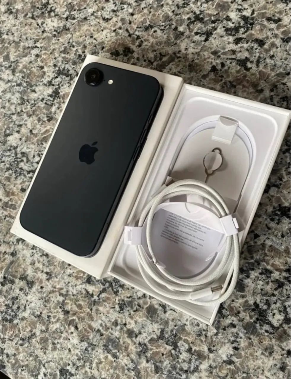 iPhone 16E 256gb - Celulares e Smartphones - América, Barretos