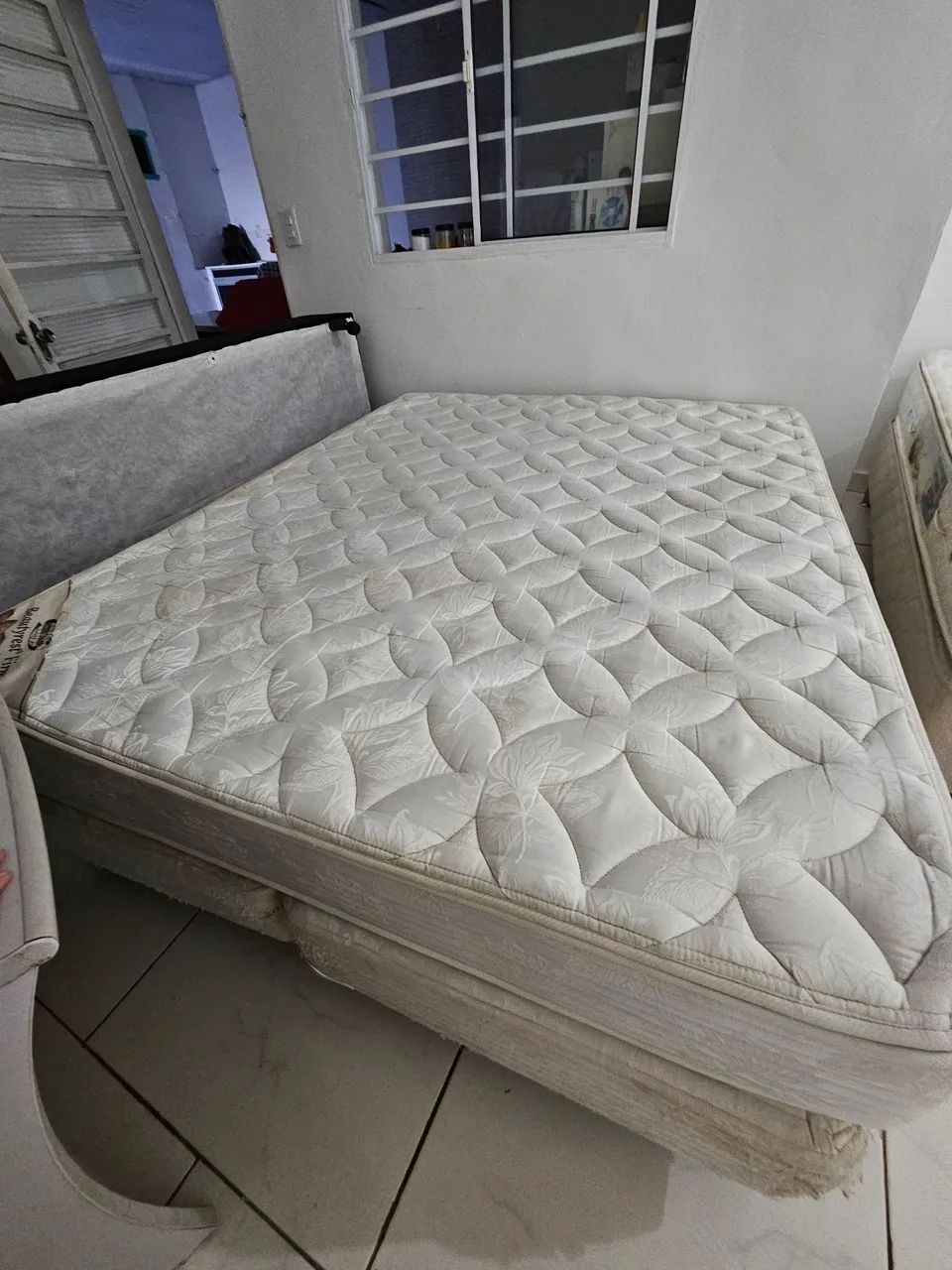 Cama Box Queen 