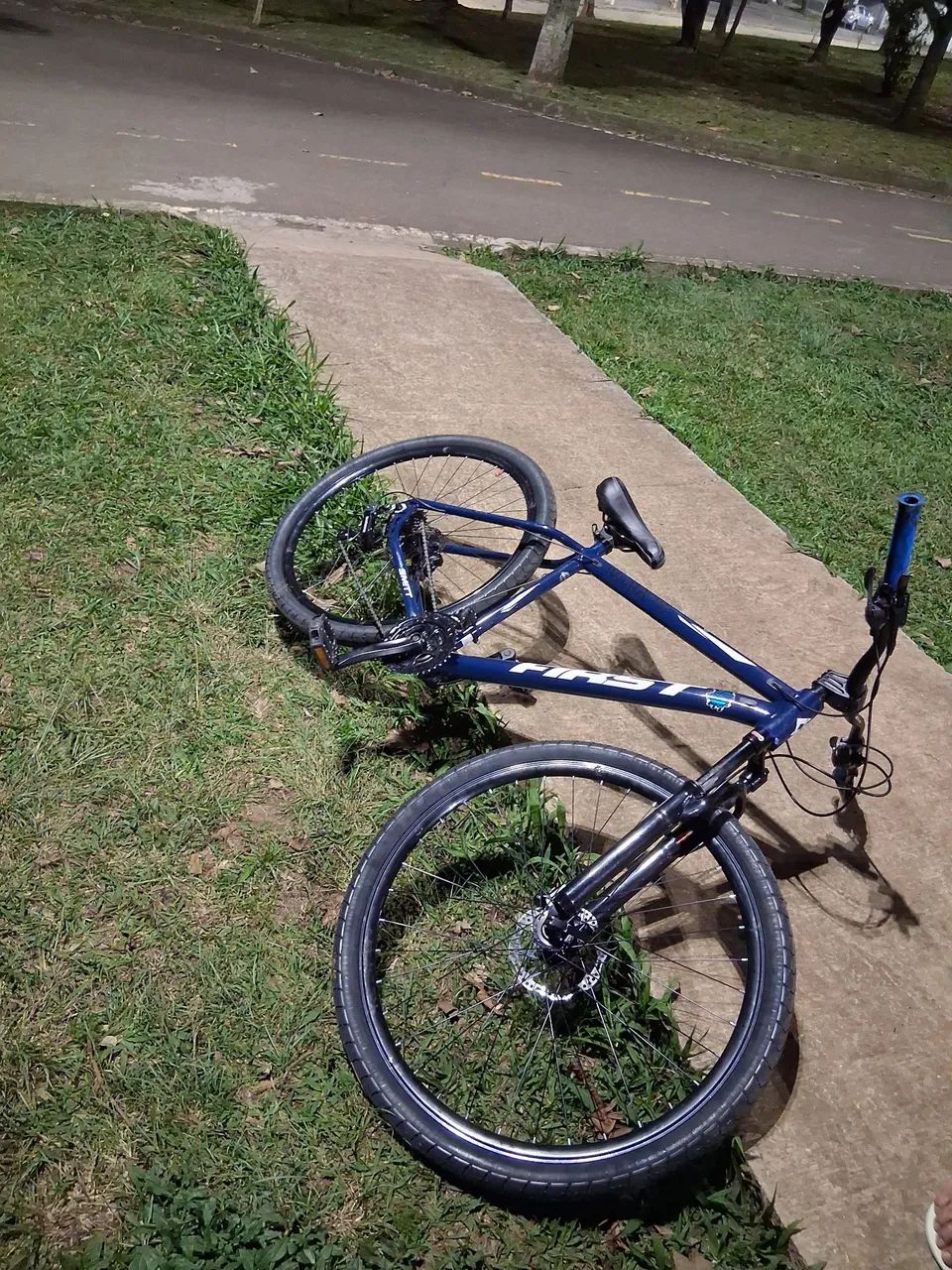 Bicicleta first aro 29 - Foto 4
